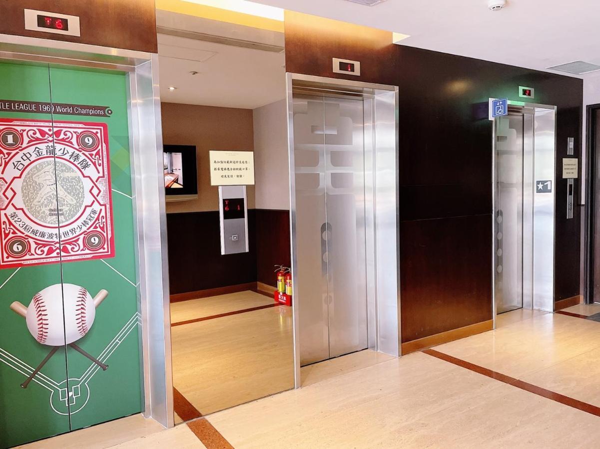 Orange Hotel - Park, Taichung Exterior photo